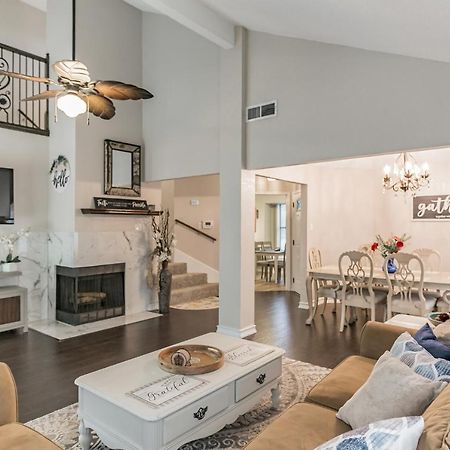 Cozy And Comfortable - Your Home Away From Home! Dallas Luaran gambar