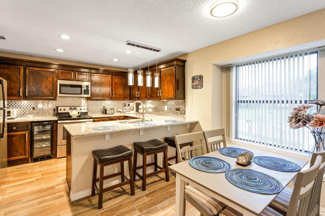 Cozy And Comfortable - Your Home Away From Home! Dallas Luaran gambar
