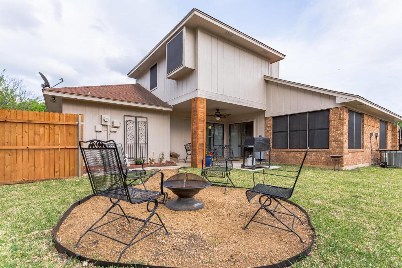 Cozy And Comfortable - Your Home Away From Home! Dallas Luaran gambar